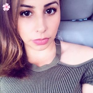 Meet your Posher, Lizbeth